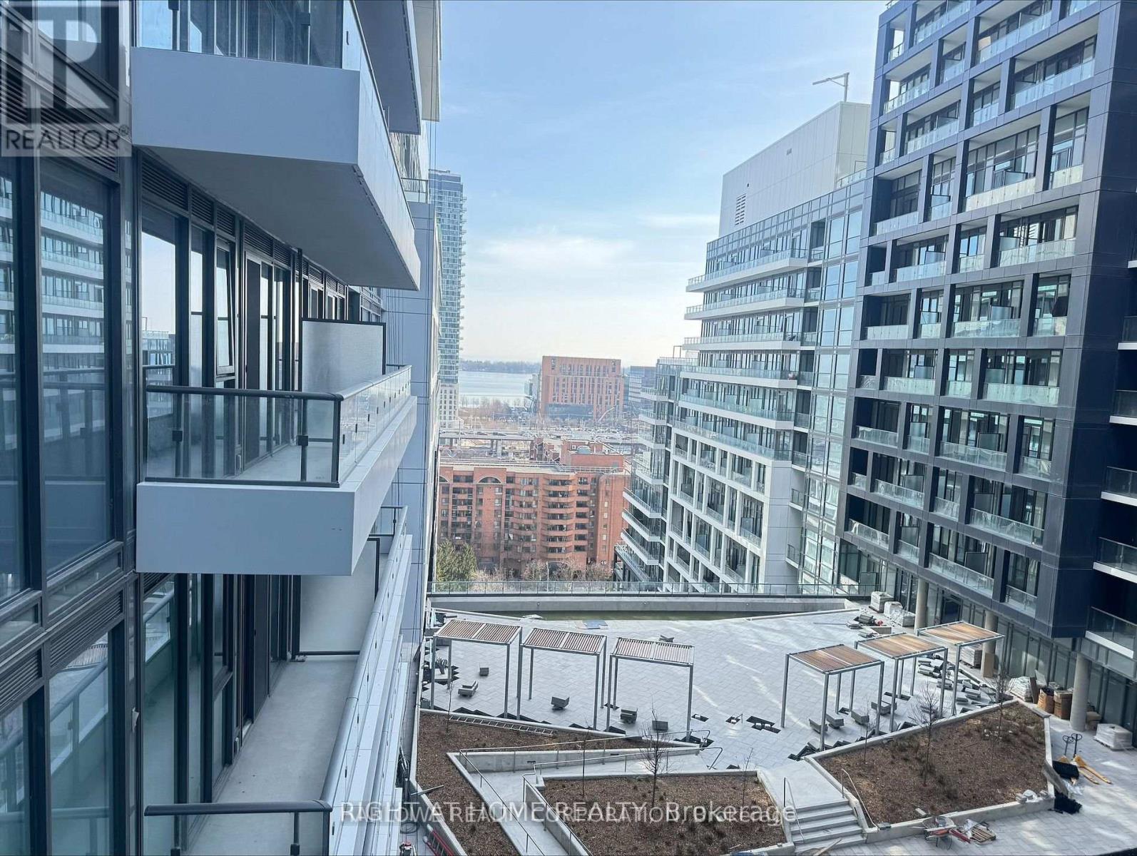 1630 - 70 Princess St Street E, Toronto, Ontario  M5A 0X6 - Photo 7 - C12987142