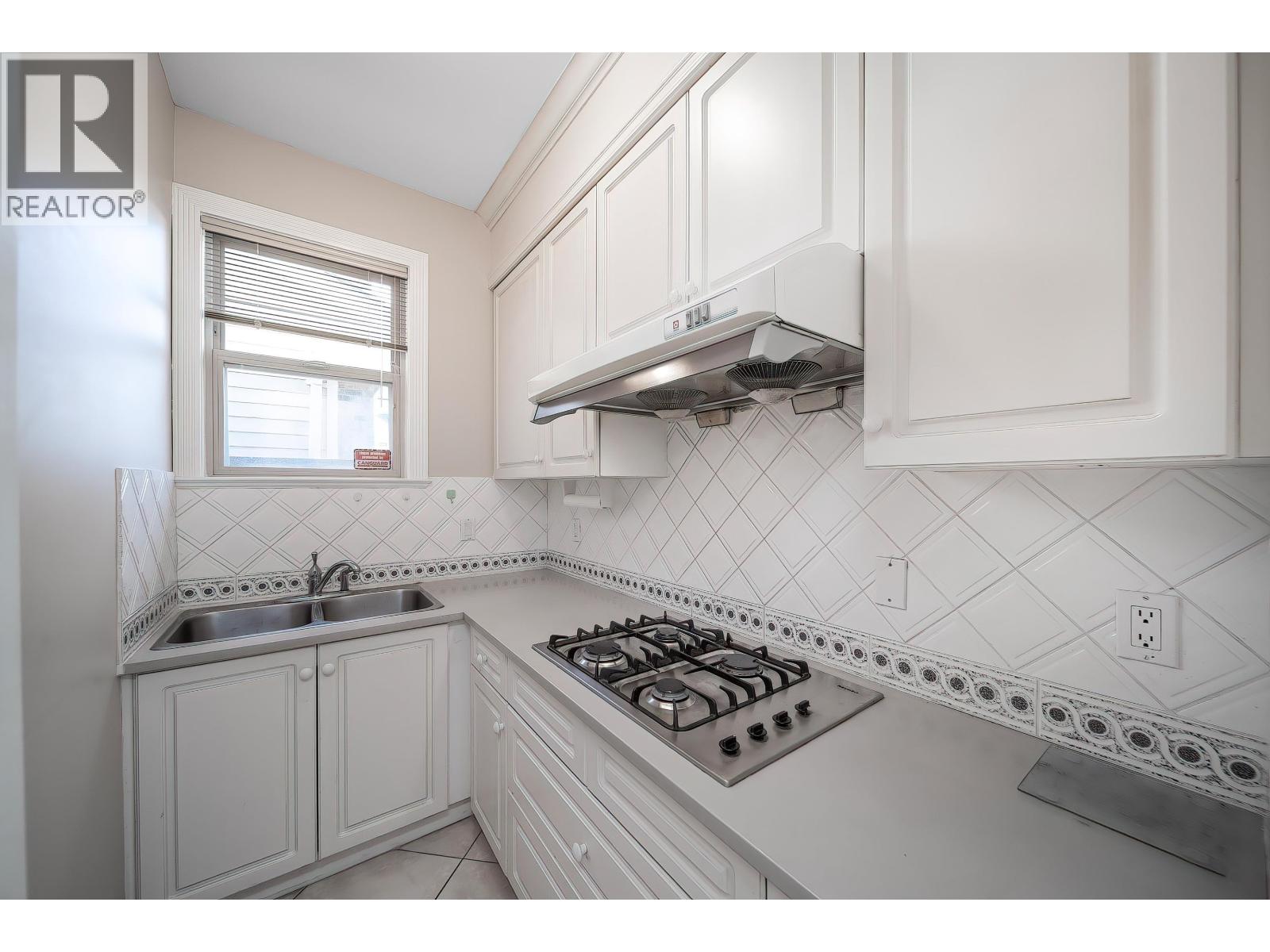 8671 Saunders Road, Richmond, British Columbia  V7A 2A6 - Photo 14 - R3109045