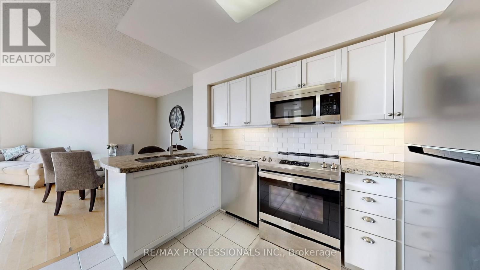 2705 - 30 Harrison Garden Boulevard, Toronto, Ontario M2N 7A9 - Photo 2 - C12986932