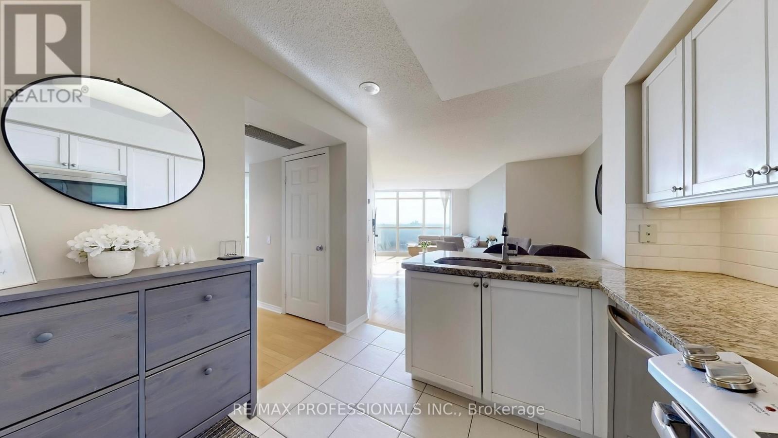 2705 - 30 Harrison Garden Boulevard, Toronto, Ontario M2N 7A9 - Photo 4 - C12986932