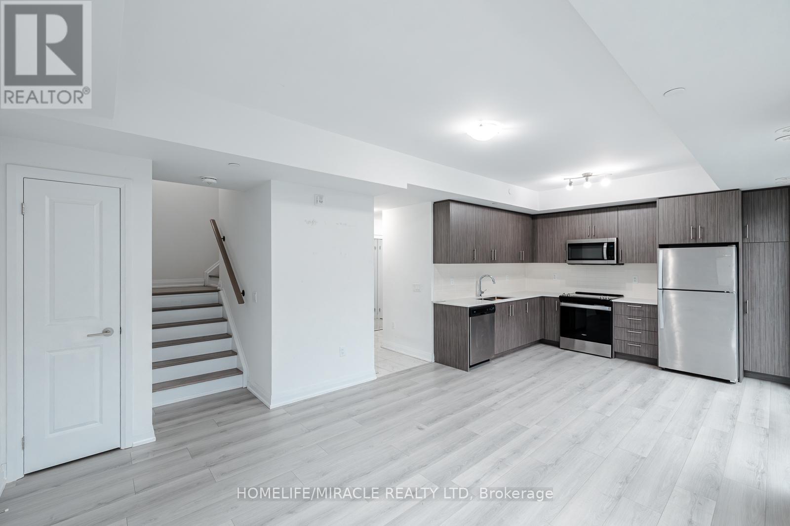 334 - 85 Attmar Drive, Brampton, Ontario  L6P 0Y6 - Photo 9 - W12977936