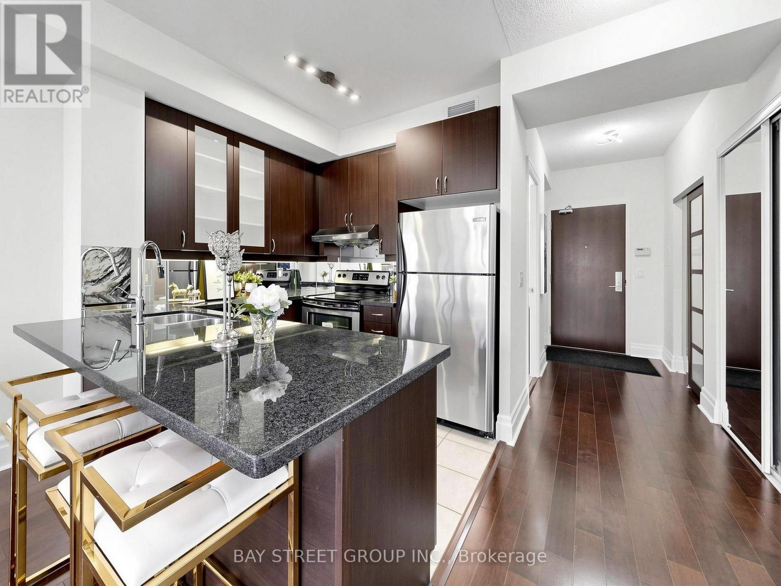 308 - 21 Upper Duke Crescent, Markham, Ontario  L6G 0B7 - Photo 5 - N12987116