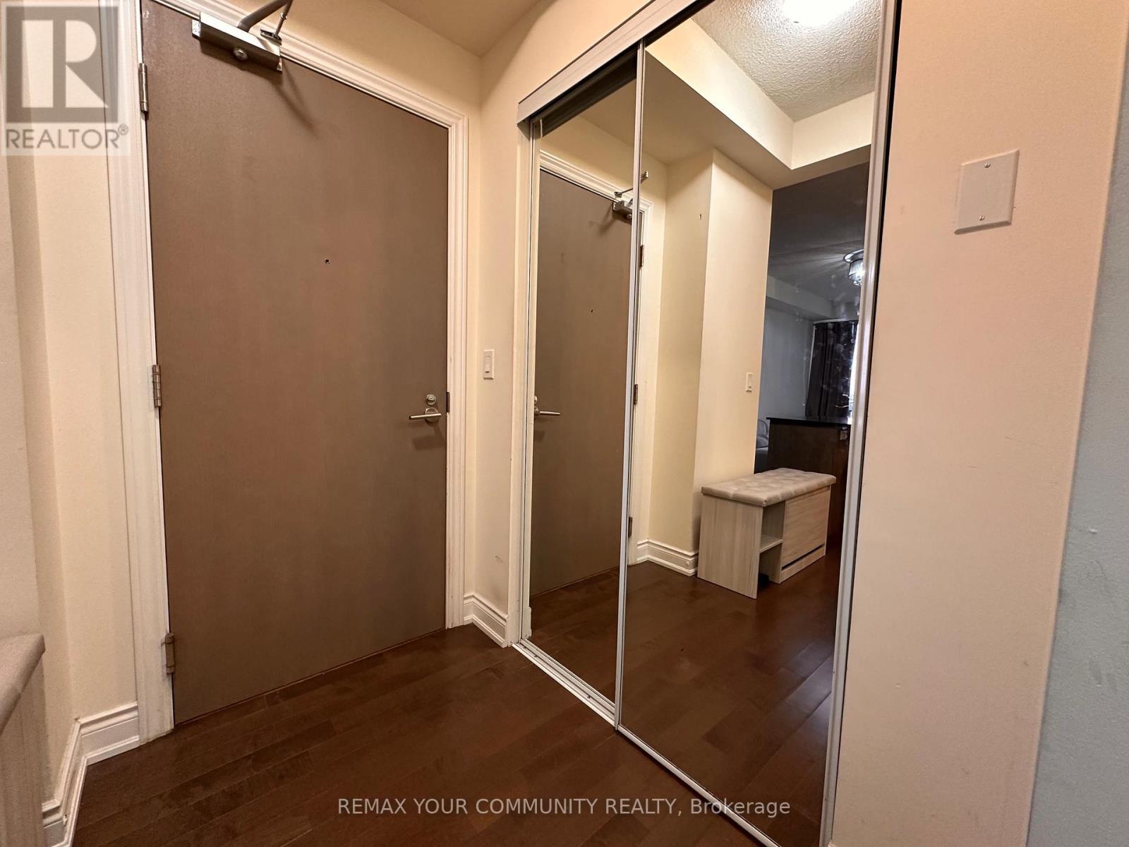 501 - 9088 Yonge Street, Richmond Hill, Ontario  L4C 0Y6 - Photo 4 - N12987140