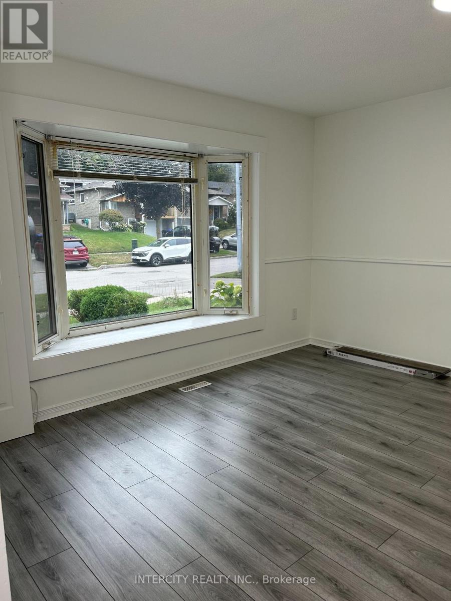 Main Floor - 260 Britannia Avenue, Bradford West Gwillimbury, Ontario L3Z 1A7 - Photo 6 - N12987166