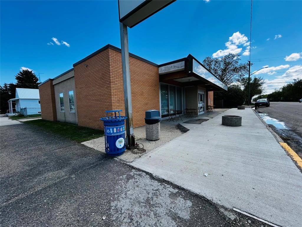 104 Broadway Street S, Deloraine, Manitoba