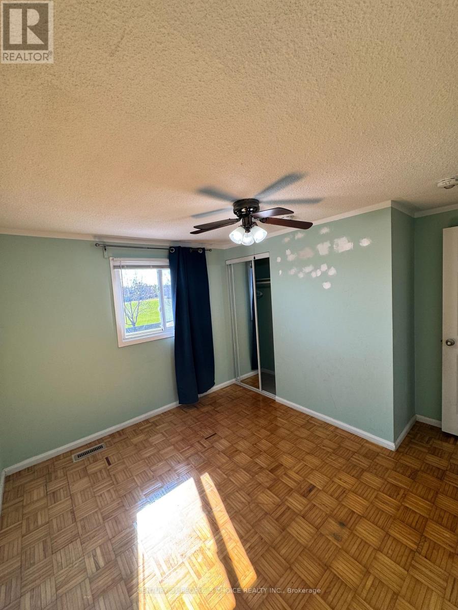 7610 Anaka Drive, Mississauga, Ontario  L4T 3H7 - Photo 16 - W12987104