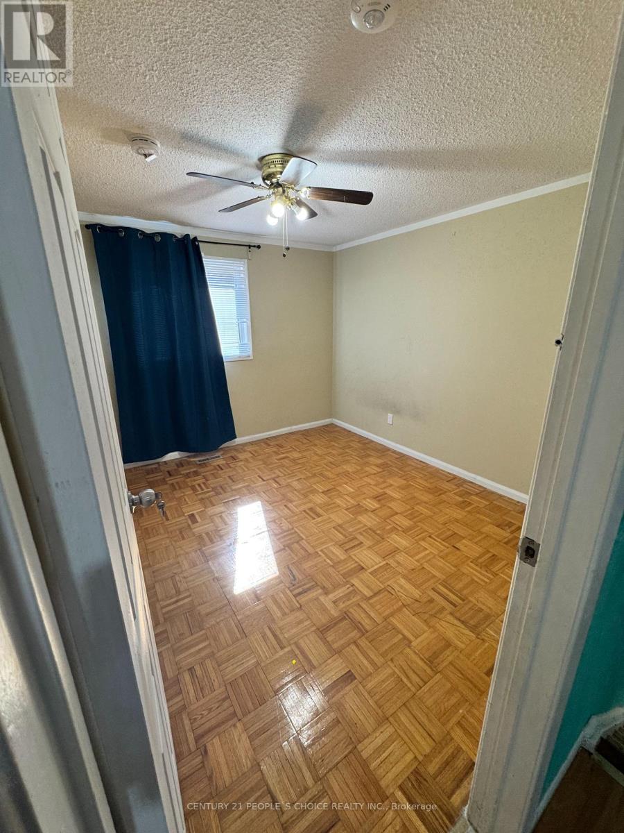 7610 Anaka Drive, Mississauga, Ontario  L4T 3H7 - Photo 23 - W12987104