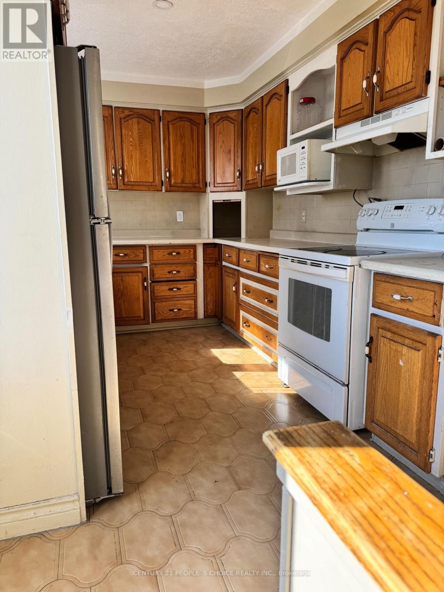 7610 Anaka Drive, Mississauga, Ontario  L4T 3H7 - Photo 28 - W12987104