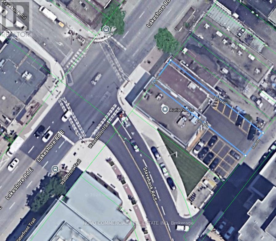 47 Lakeshore Road E, Mississauga, Ontario  L5G 1C9 - Photo 2 - W12987112