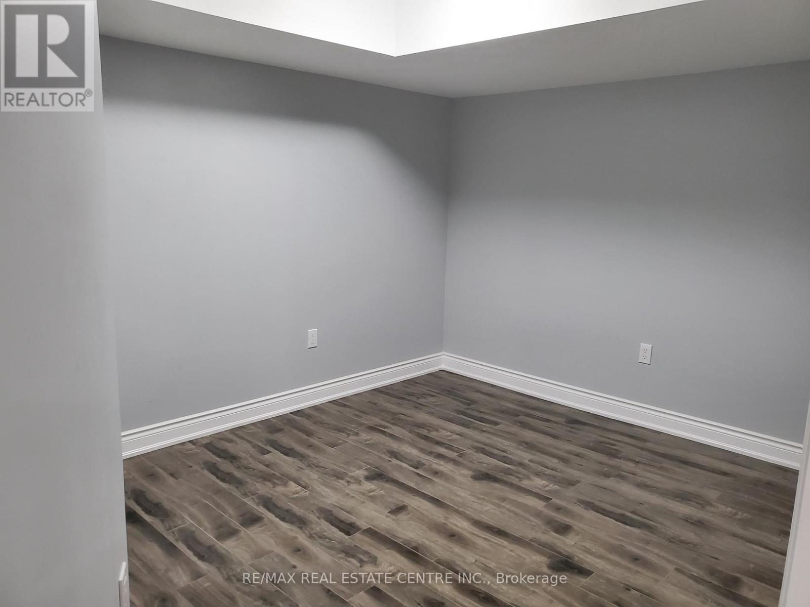 379 Trudeau Drive, Milton, Ontario  L9T 8X9 - Photo 11 - W12987144