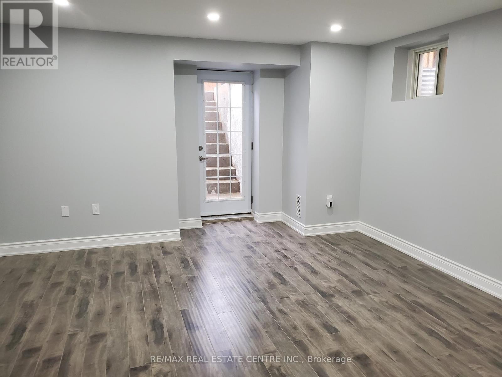 379 Trudeau Drive, Milton, Ontario  L9T 8X9 - Photo 12 - W12987144