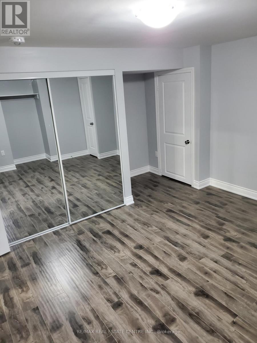 379 Trudeau Drive, Milton, Ontario  L9T 8X9 - Photo 5 - W12987144