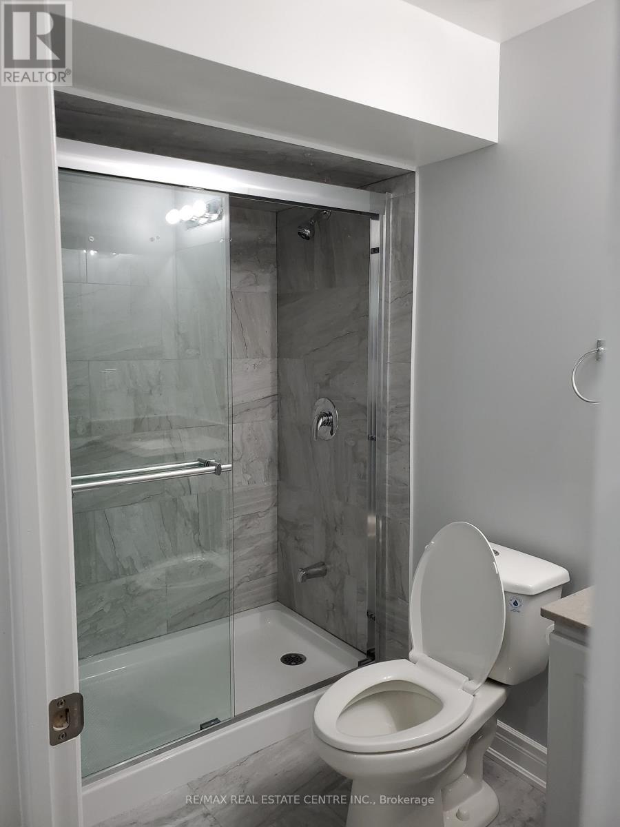 379 Trudeau Drive, Milton, Ontario  L9T 8X9 - Photo 9 - W12987144