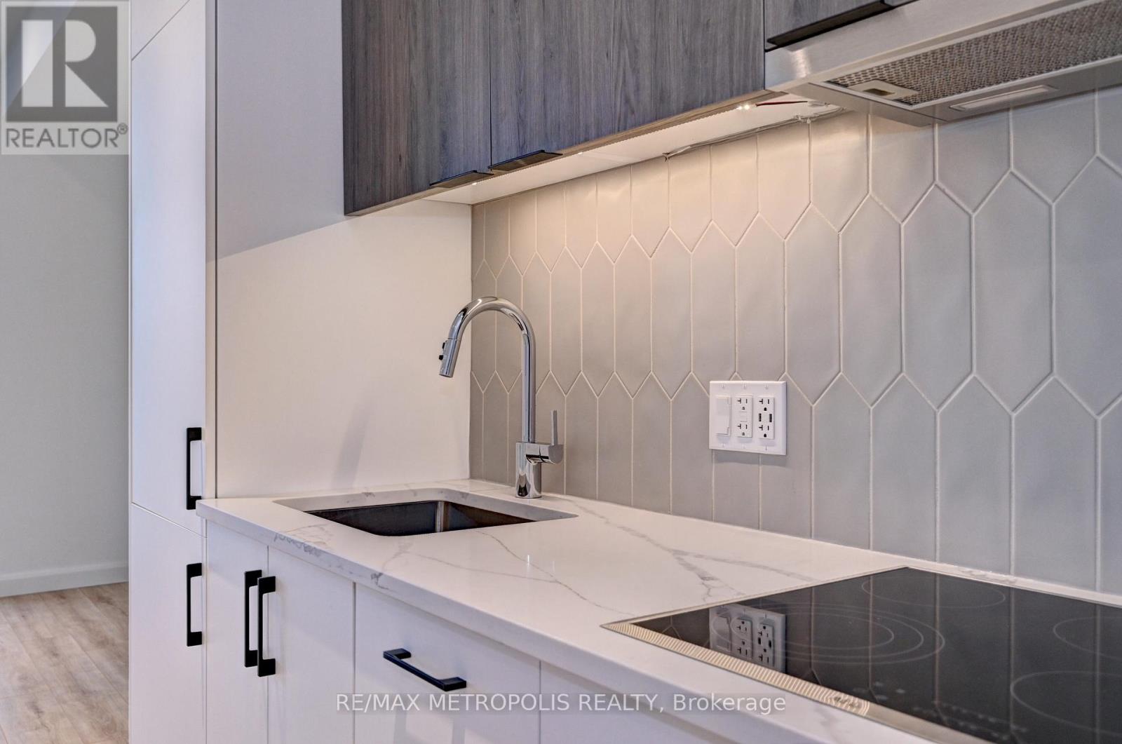 909 - 741 King Street W, Kitchener, Ontario  N2G 0E9 - Photo 13 - X12987114