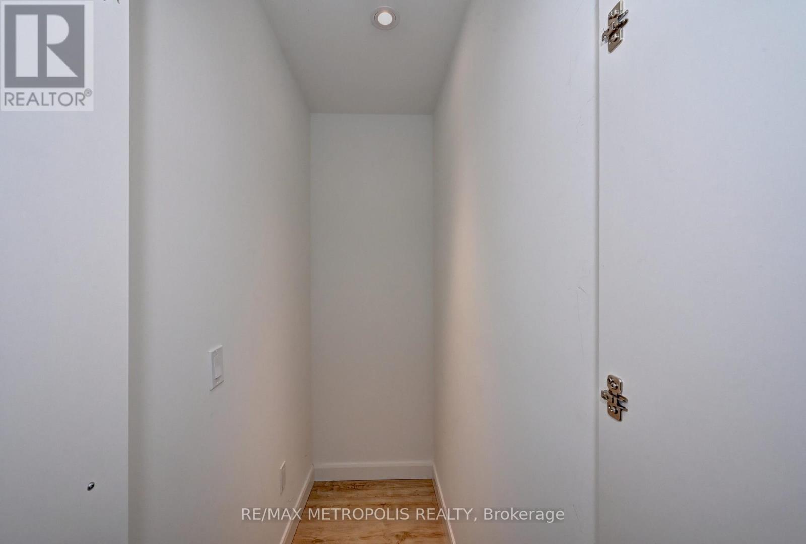 909 - 741 King Street W, Kitchener, Ontario  N2G 0E9 - Photo 29 - X12987114