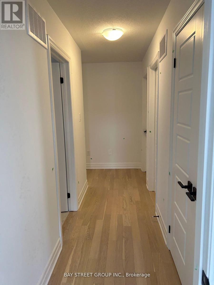 91 Milt Schmidt Street, Kitchener, Ontario  N2R 0T2 - Photo 8 - X12987152