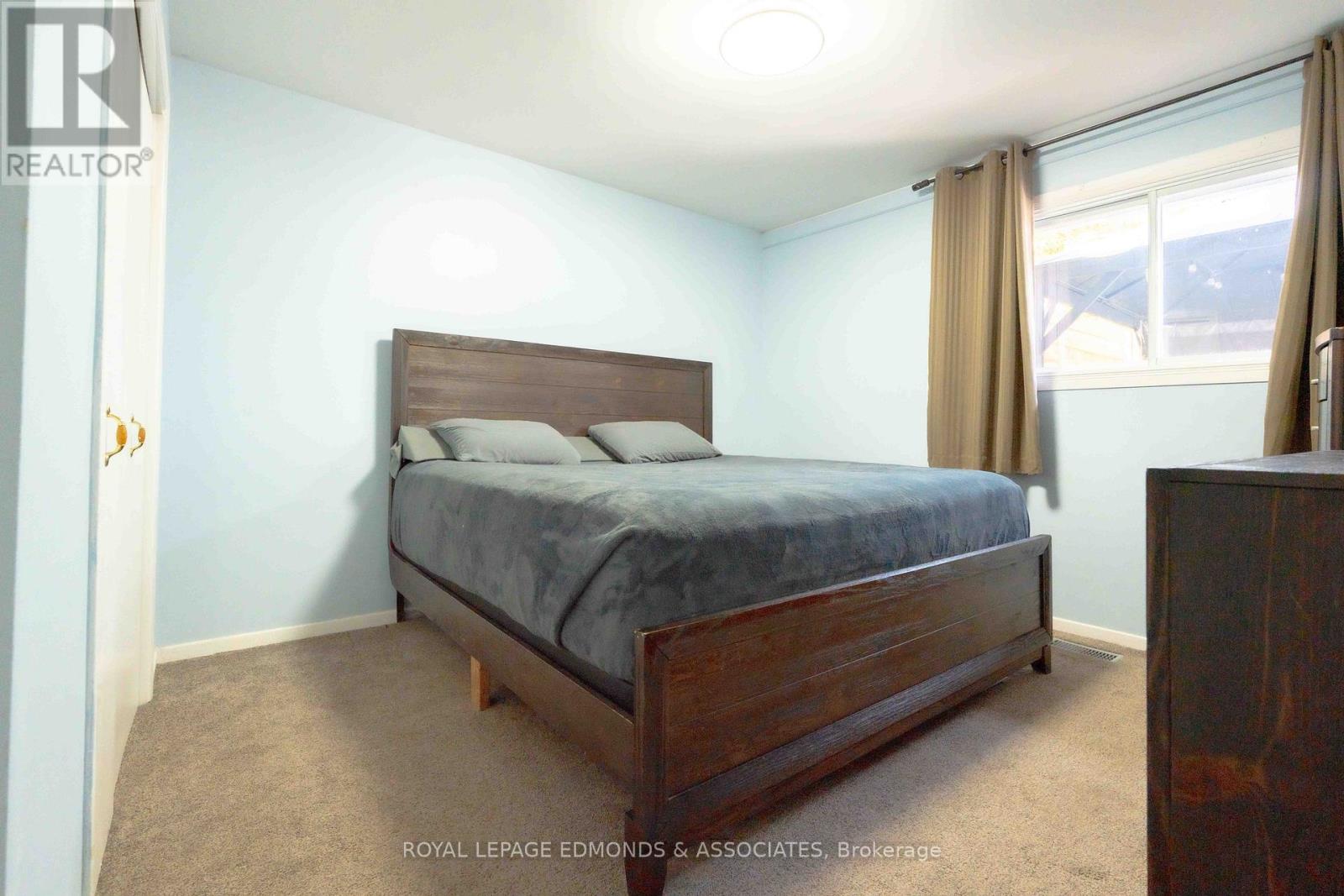 22 John Street, Petawawa, Ontario  K8H 1S4 - Photo 12 - X12987178