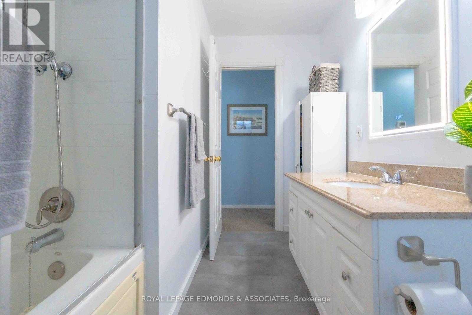 22 John Street, Petawawa, Ontario  K8H 1S4 - Photo 18 - X12987178