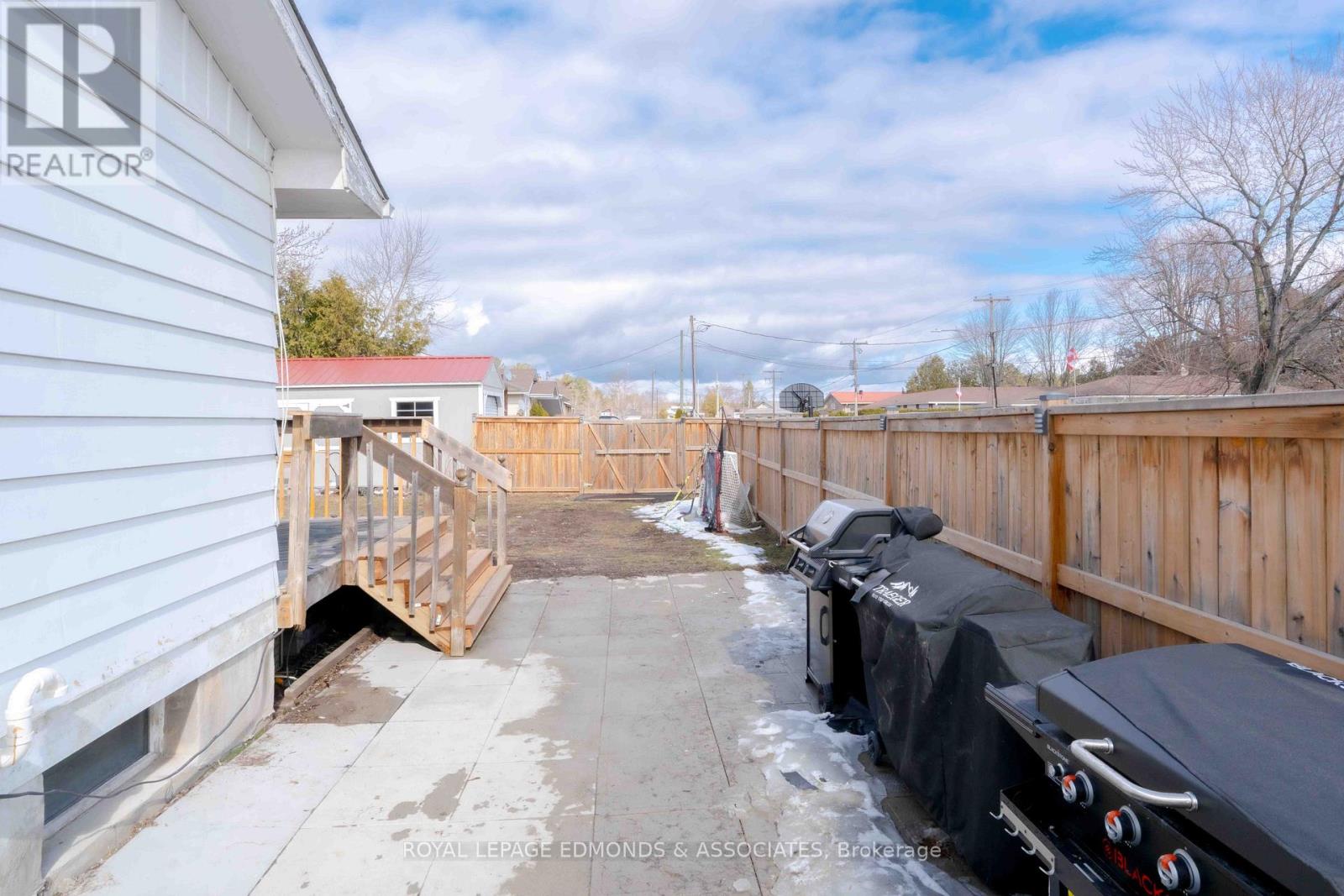 22 John Street, Petawawa, Ontario  K8H 1S4 - Photo 36 - X12987178