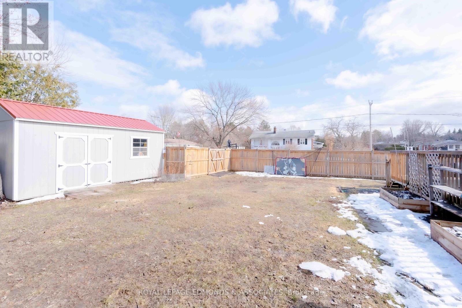 22 John Street, Petawawa, Ontario  K8H 1S4 - Photo 37 - X12987178