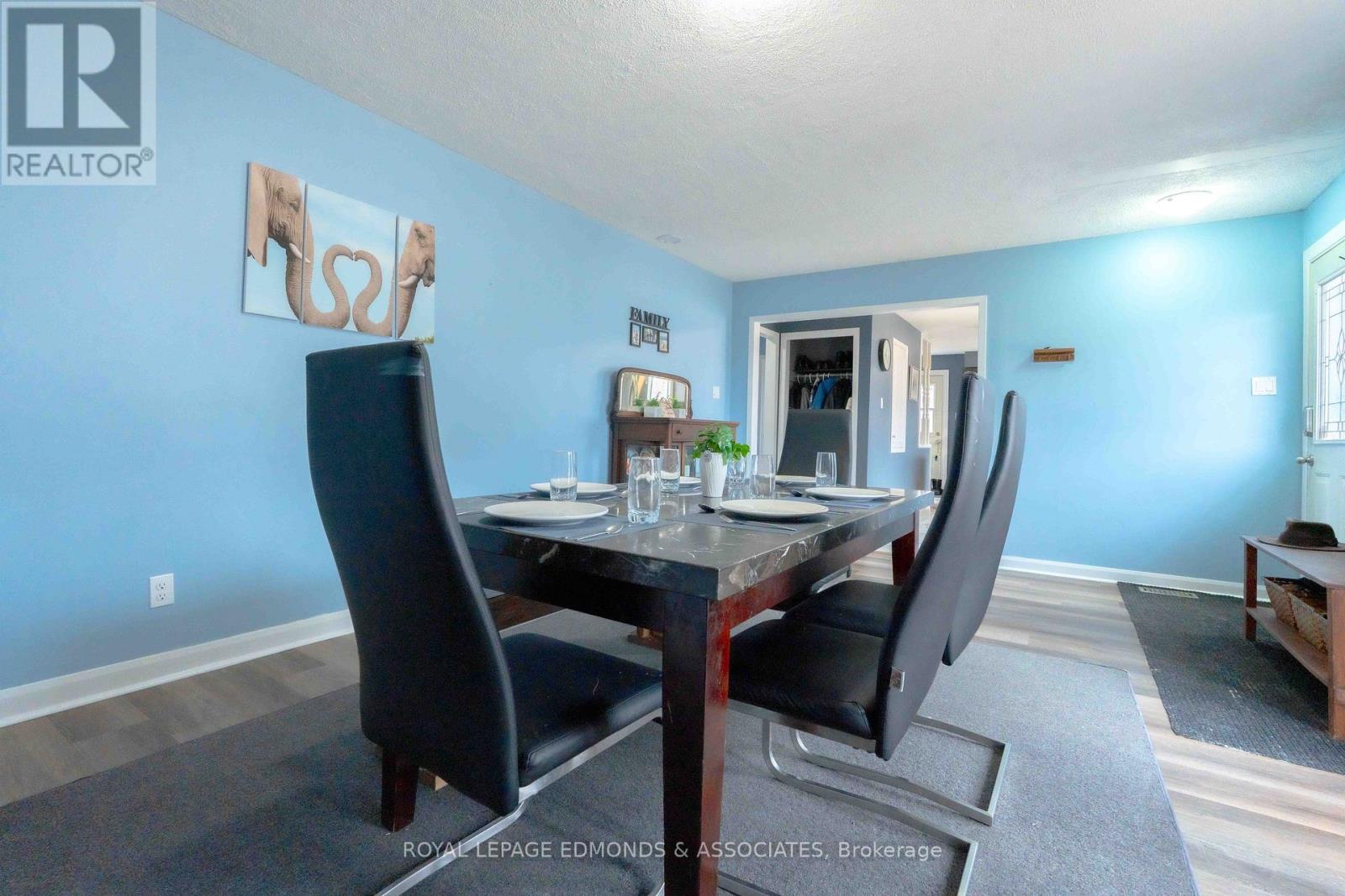 22 John Street, Petawawa, Ontario  K8H 1S4 - Photo 6 - X12987178