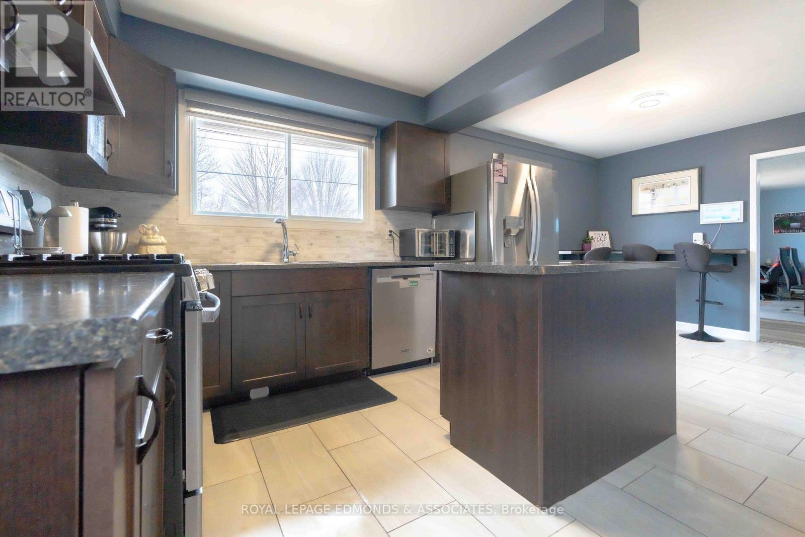 22 John Street, Petawawa, Ontario  K8H 1S4 - Photo 8 - X12987178