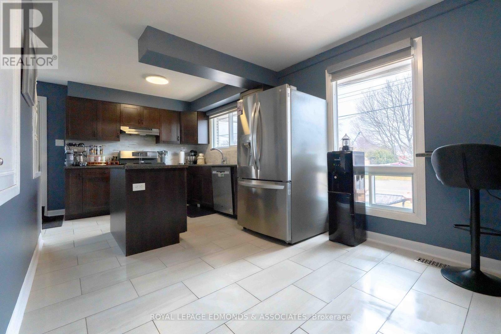 22 John Street, Petawawa, Ontario  K8H 1S4 - Photo 9 - X12987178