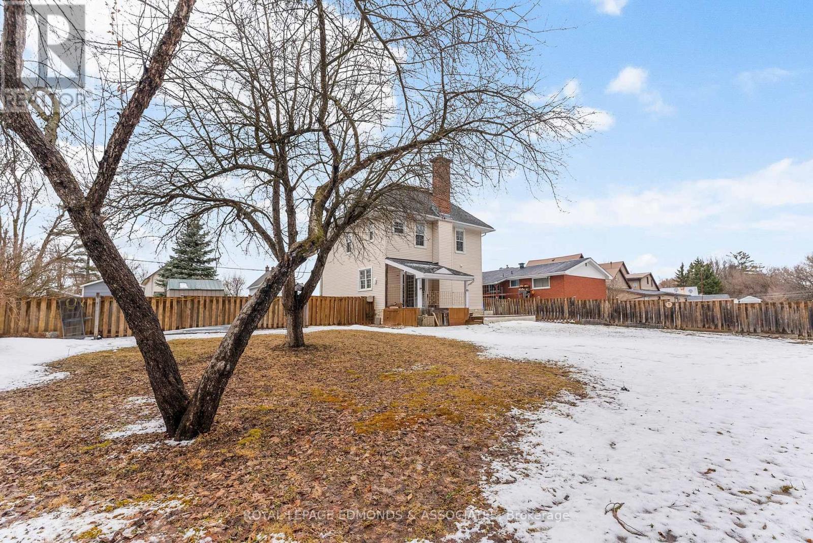 615 Moffat Street, Pembroke, Ontario  K8A 3Y2 - Photo 36 - X12987184