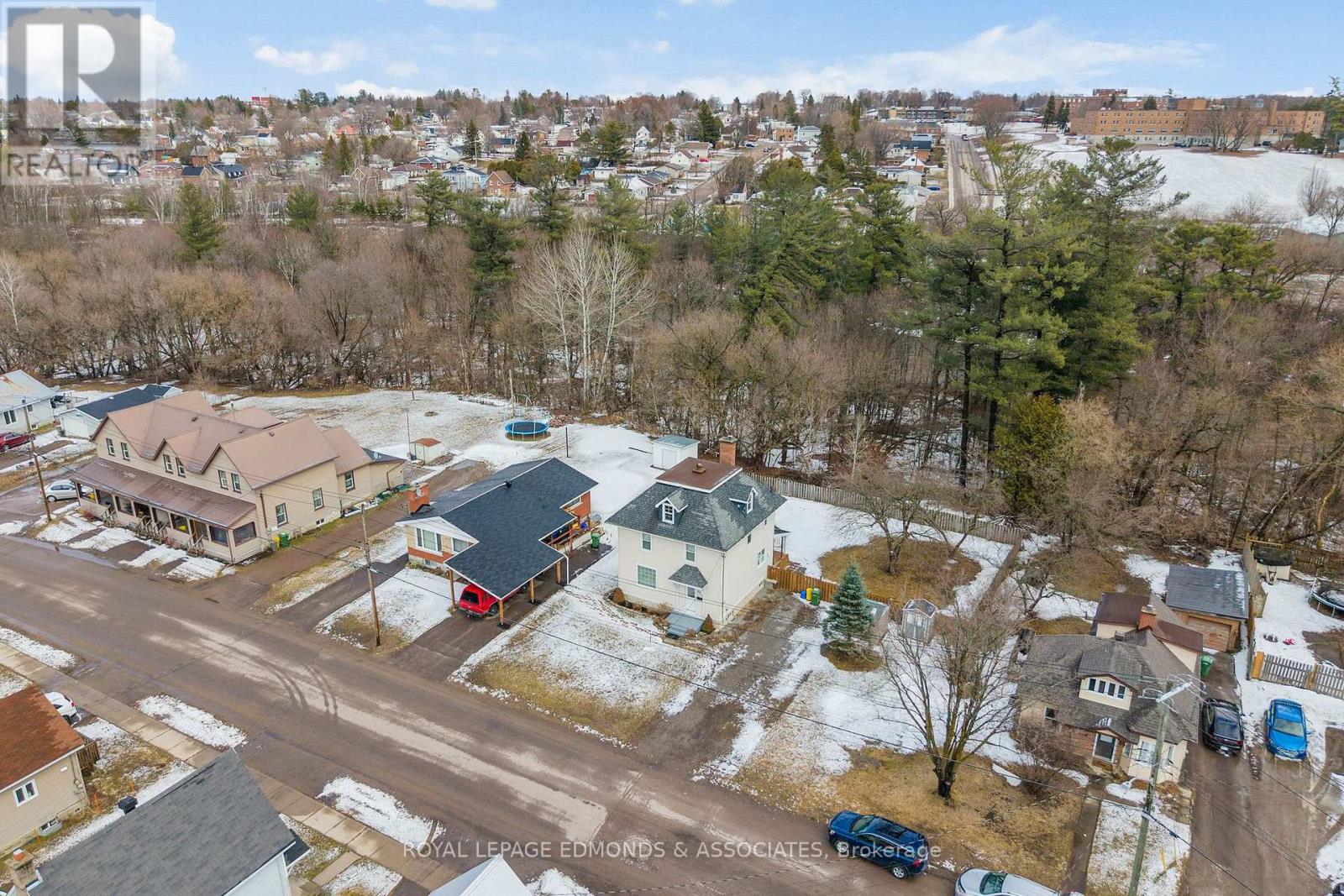 615 Moffat Street, Pembroke, Ontario  K8A 3Y2 - Photo 4 - X12987184