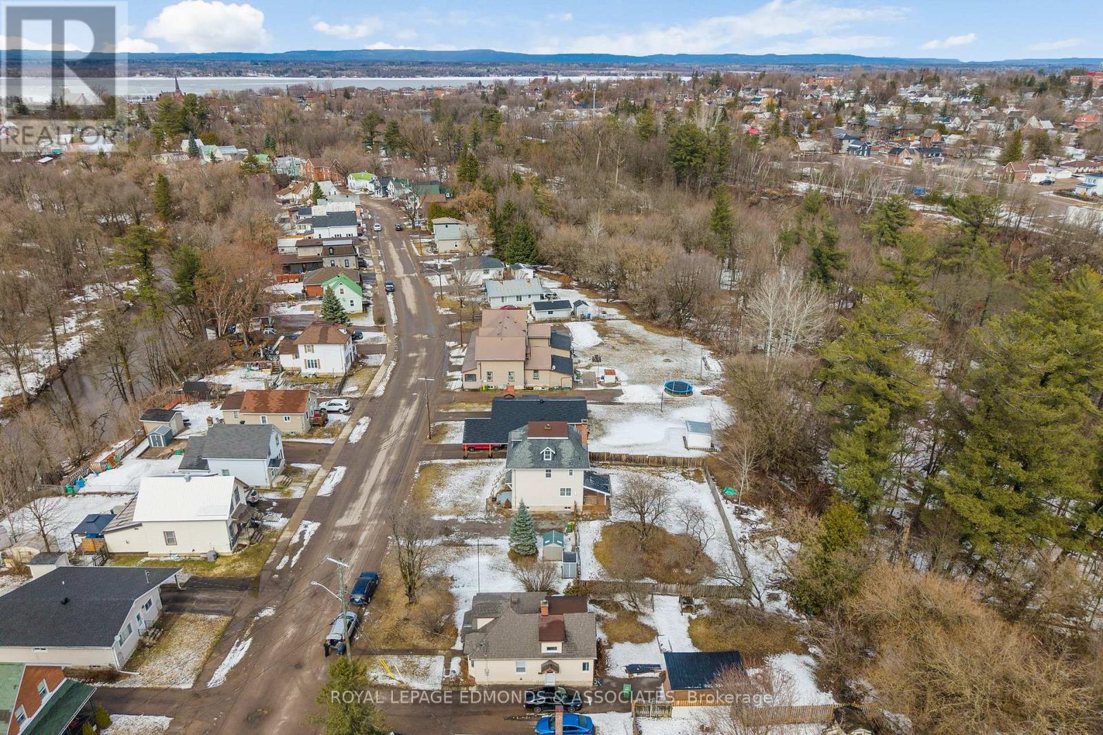 615 Moffat Street, Pembroke, Ontario  K8A 3Y2 - Photo 48 - X12987184