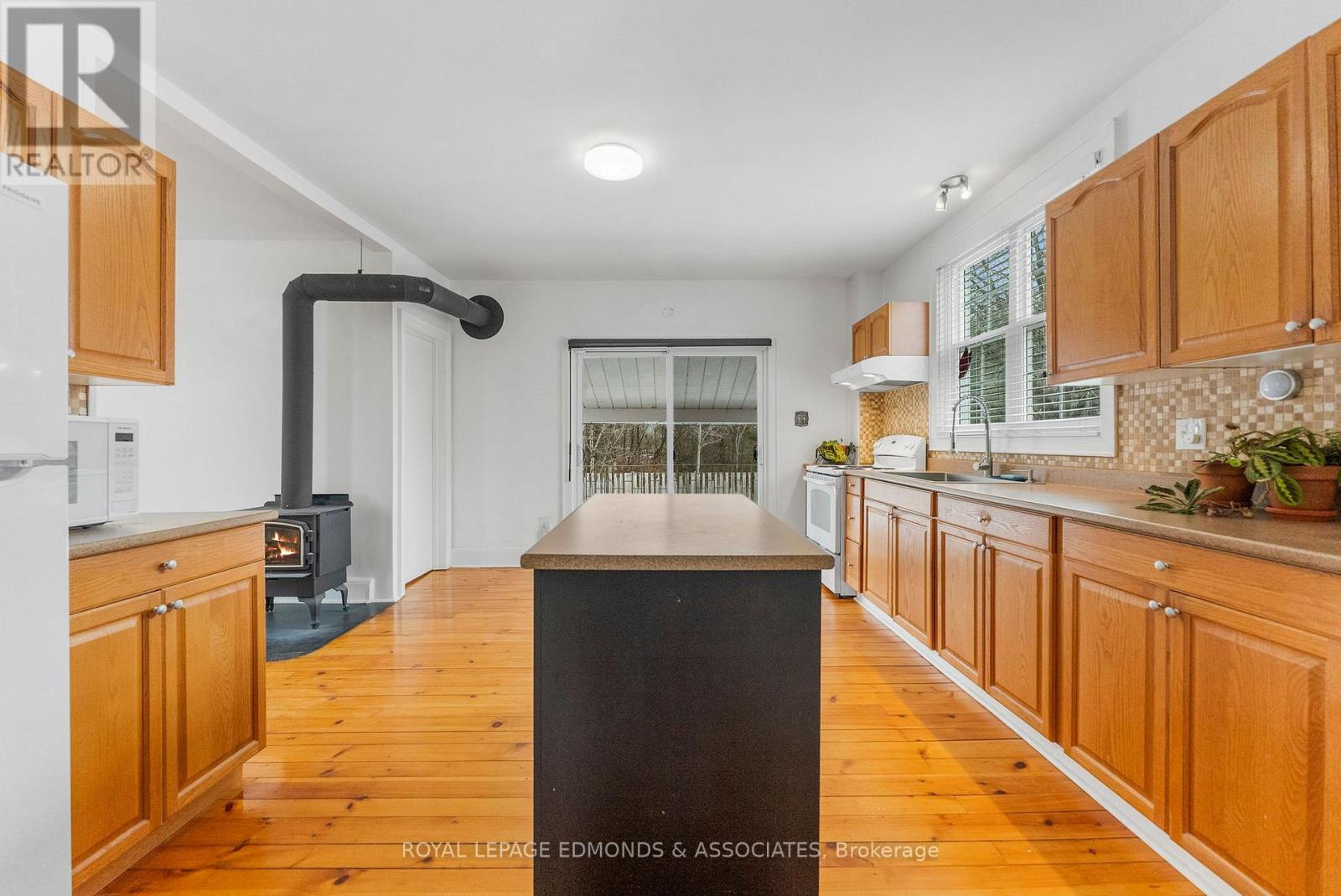 615 Moffat Street, Pembroke, Ontario  K8A 3Y2 - Photo 8 - X12987184