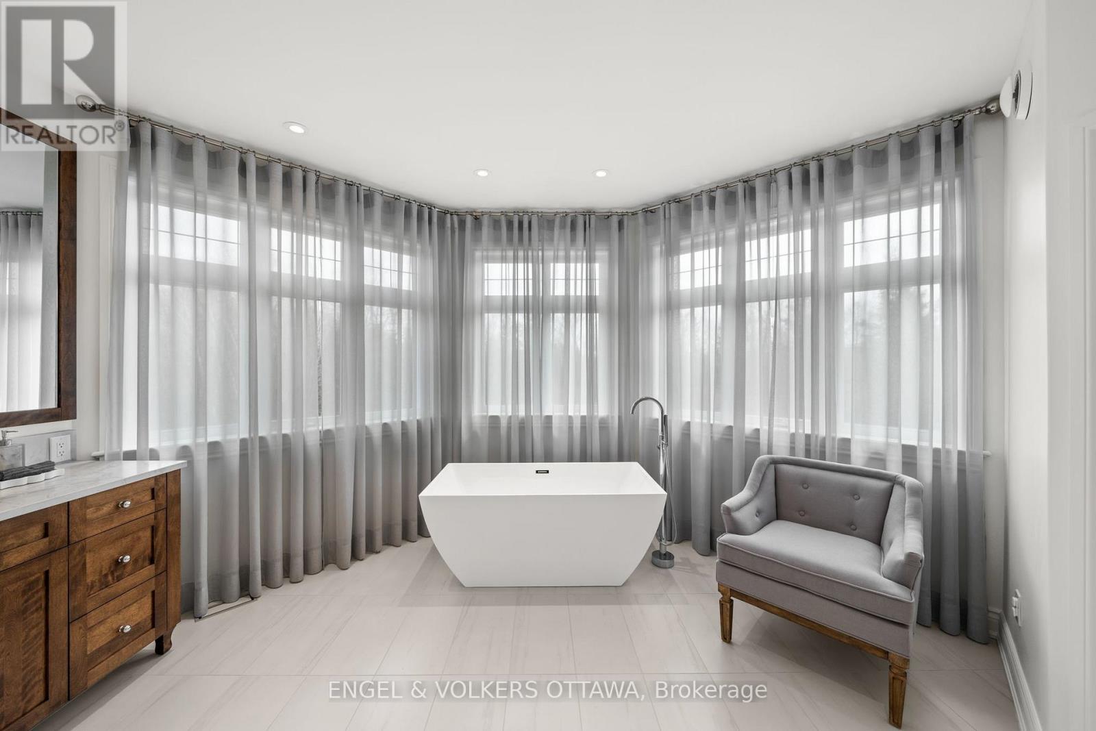 5796 Longhearth Way, Ottawa, Ontario  K4M 1M1 - Photo 30 - X12987180