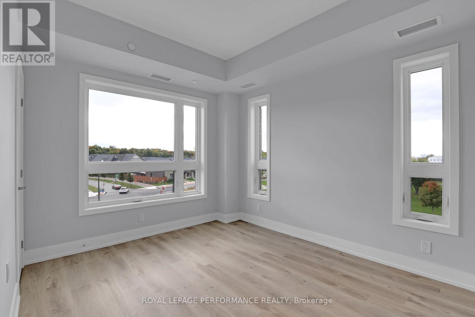 320 - 397 Codd's Road, Ottawa, Ontario  K1K 5C7 - Photo 10 - X12987186