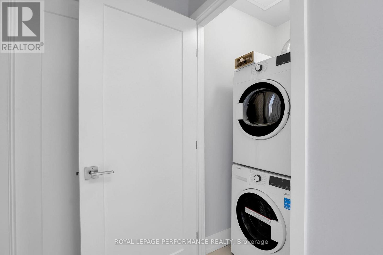 320 - 397 Codd's Road, Ottawa, Ontario  K1K 5C7 - Photo 17 - X12987186