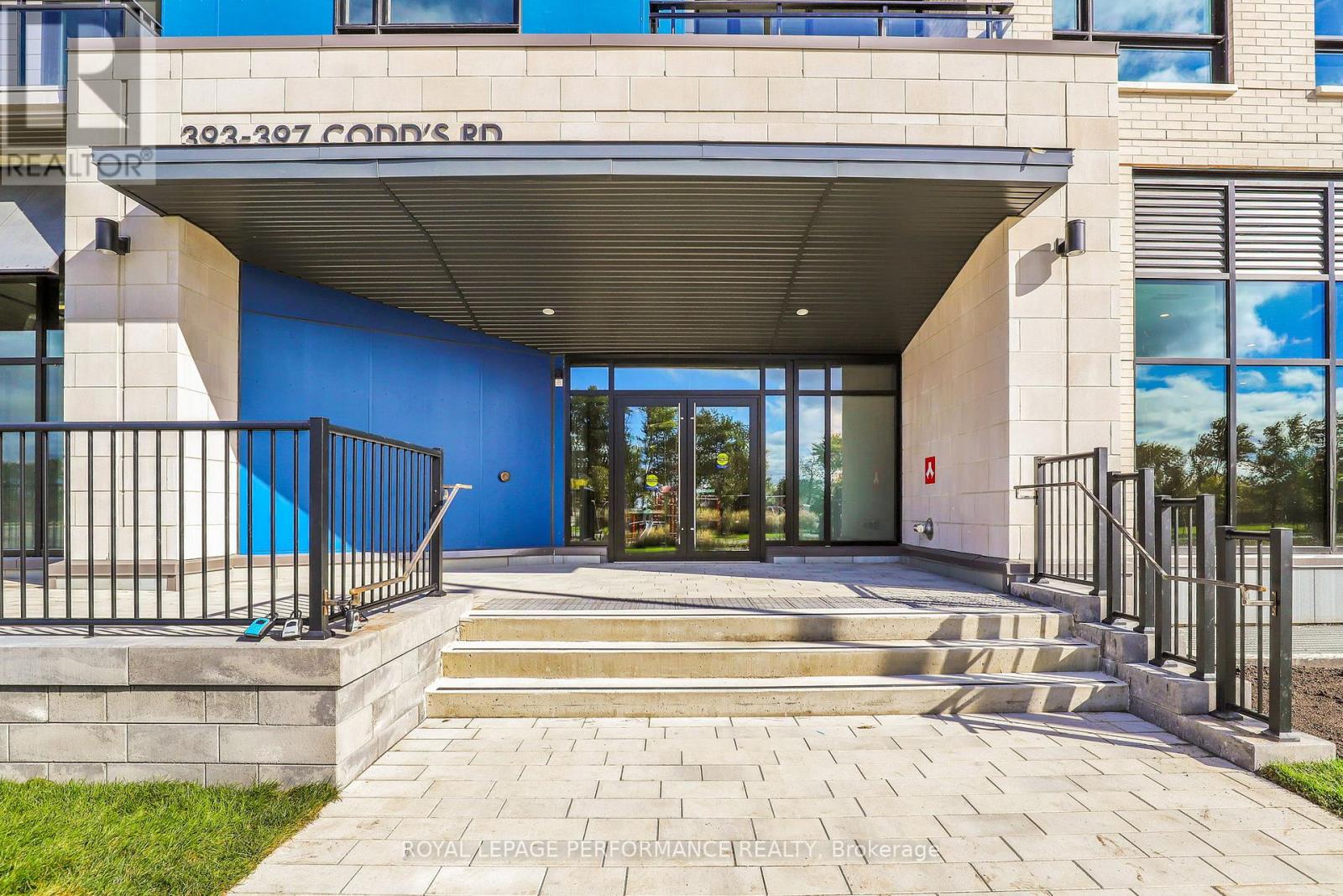 320 - 397 Codd's Road, Ottawa, Ontario  K1K 5C7 - Photo 3 - X12987186