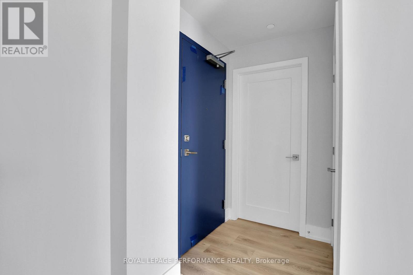 320 - 397 Codd's Road, Ottawa, Ontario  K1K 5C7 - Photo 5 - X12987186