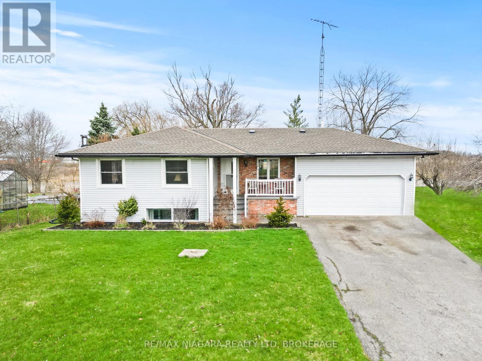 60826 Regional Rd 27 Road, Wainfleet (Marshville/winger), Ontario  L3B 5N6 - Photo 2 - X12987196