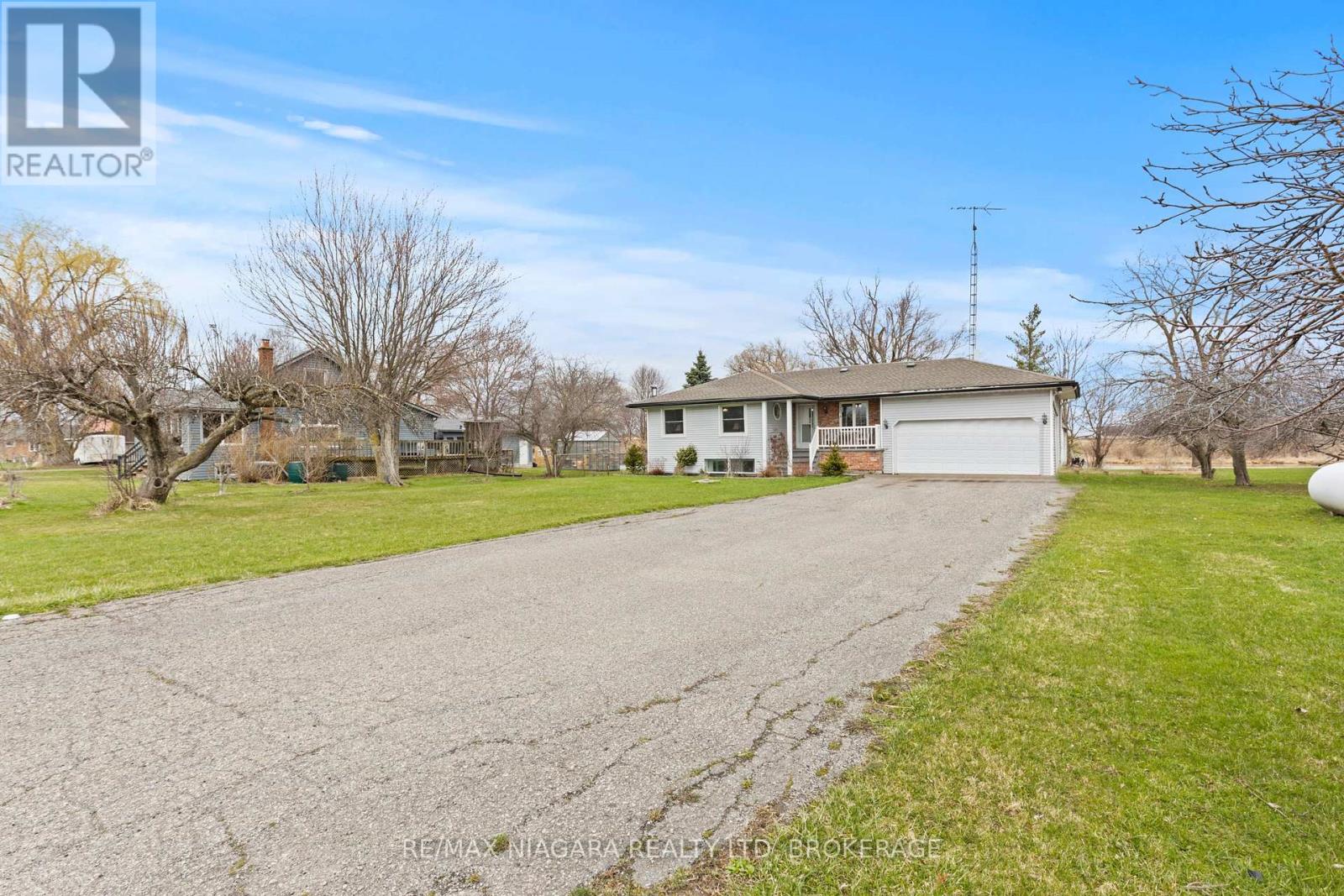 60826 Regional Rd 27 Road, Wainfleet (Marshville/winger), Ontario  L3B 5N6 - Photo 3 - X12987196