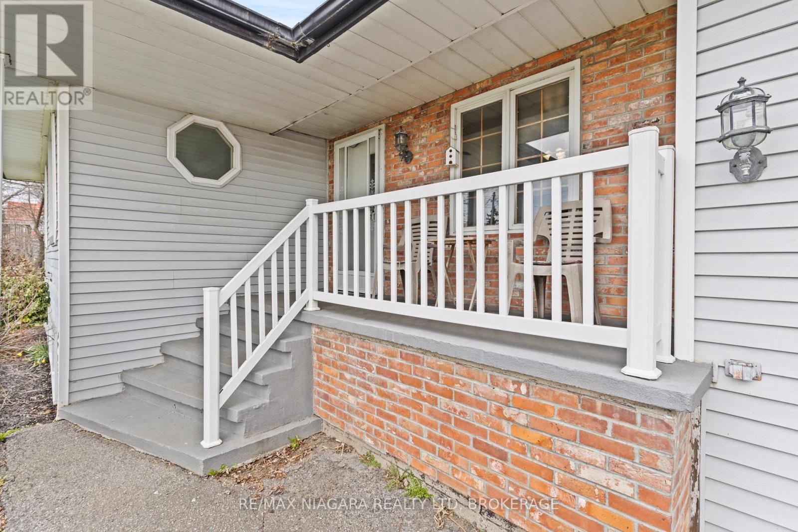 60826 Regional Rd 27 Road, Wainfleet (Marshville/winger), Ontario  L3B 5N6 - Photo 4 - X12987196