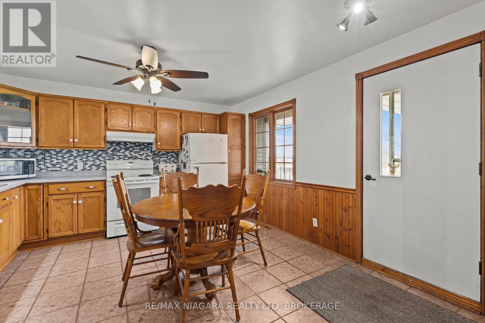 60826 Regional Rd 27 Road, Wainfleet (Marshville/winger), Ontario  L3B 5N6 - Photo 6 - X12987196