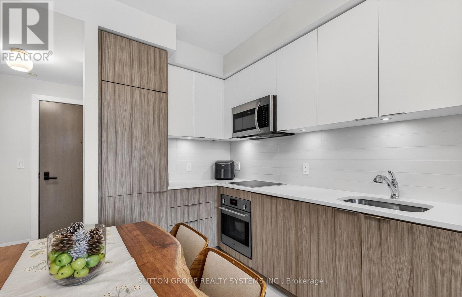 212 - 223 St Clair Avenue W, Toronto, Ontario  M4V 1R3 - Photo 10 - C12987202