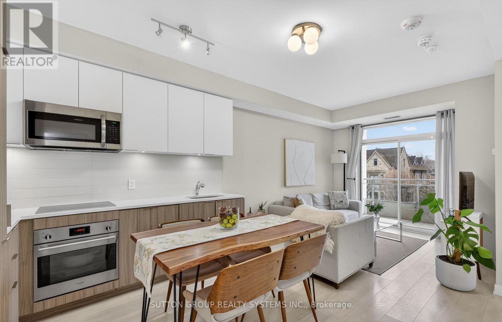 212 - 223 St Clair Avenue W, Toronto, Ontario  M4V 1R3 - Photo 2 - C12987202