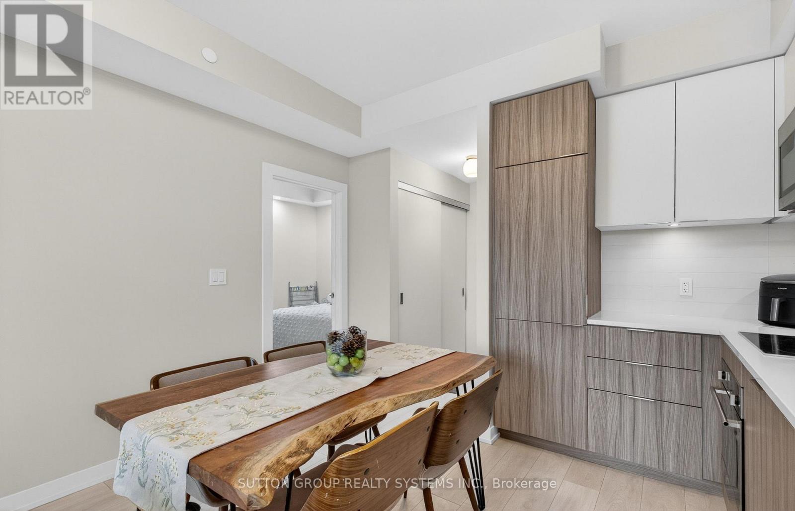 212 - 223 St Clair Avenue W, Toronto, Ontario  M4V 1R3 - Photo 9 - C12987202