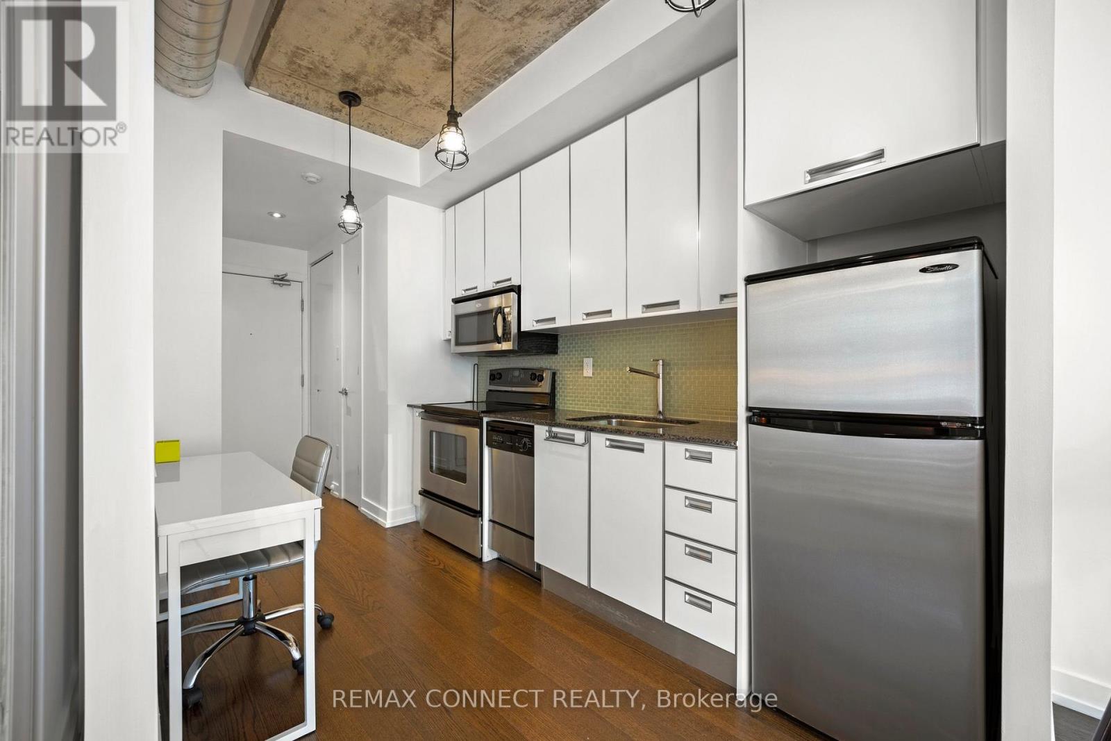 604 - 20 Stewart Street, Toronto, Ontario  M5V 1H6 - Photo 4 - C12987212