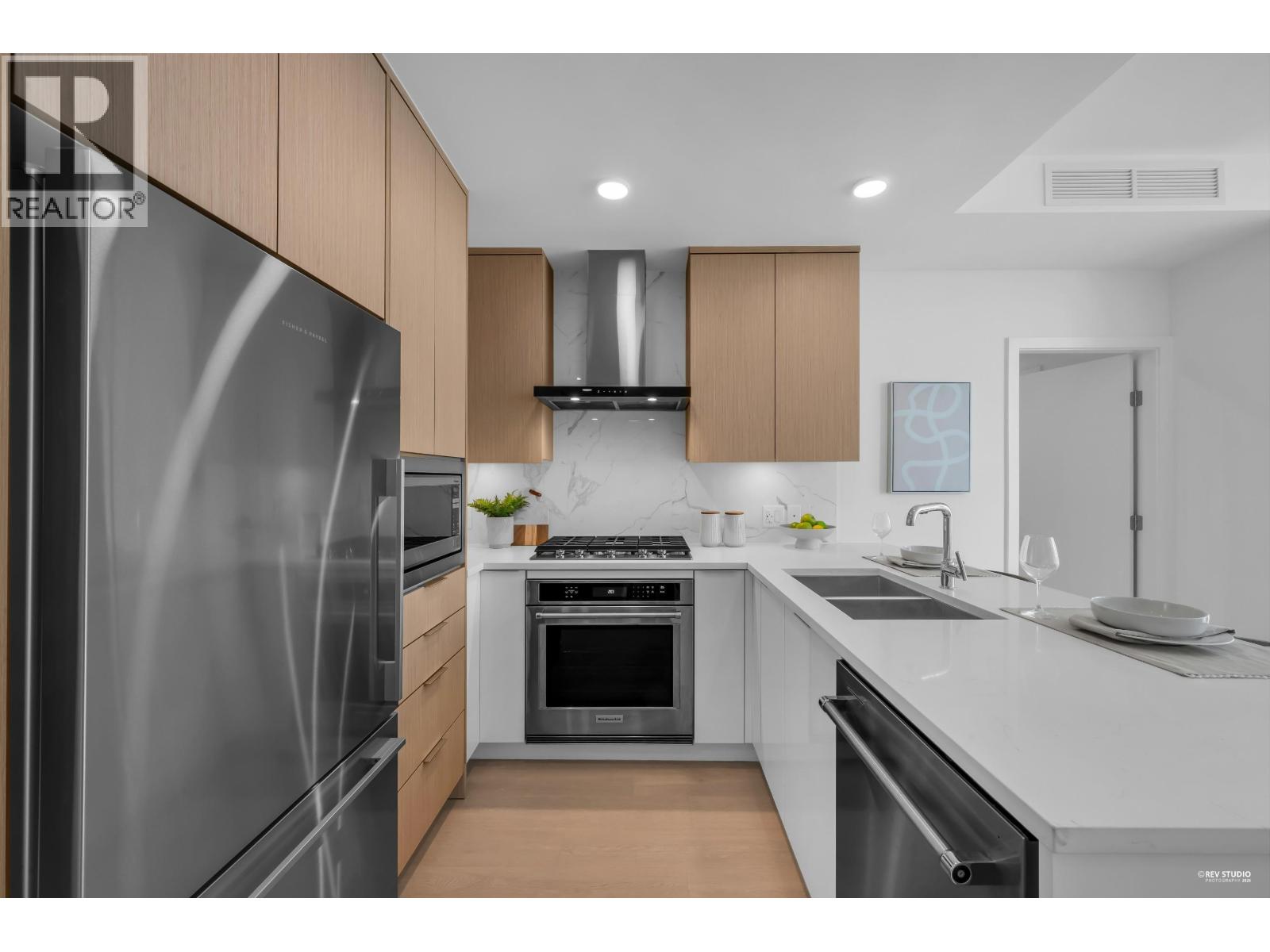 1107 699 Whiting Way, Coquitlam, British Columbia  V3J 0N7 - Photo 12 - R3106374