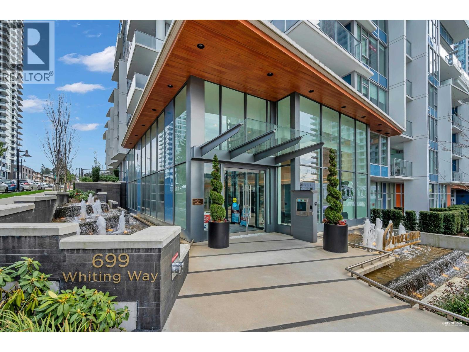 1107 699 Whiting Way, Coquitlam, British Columbia  V3J 0N7 - Photo 3 - R3106374