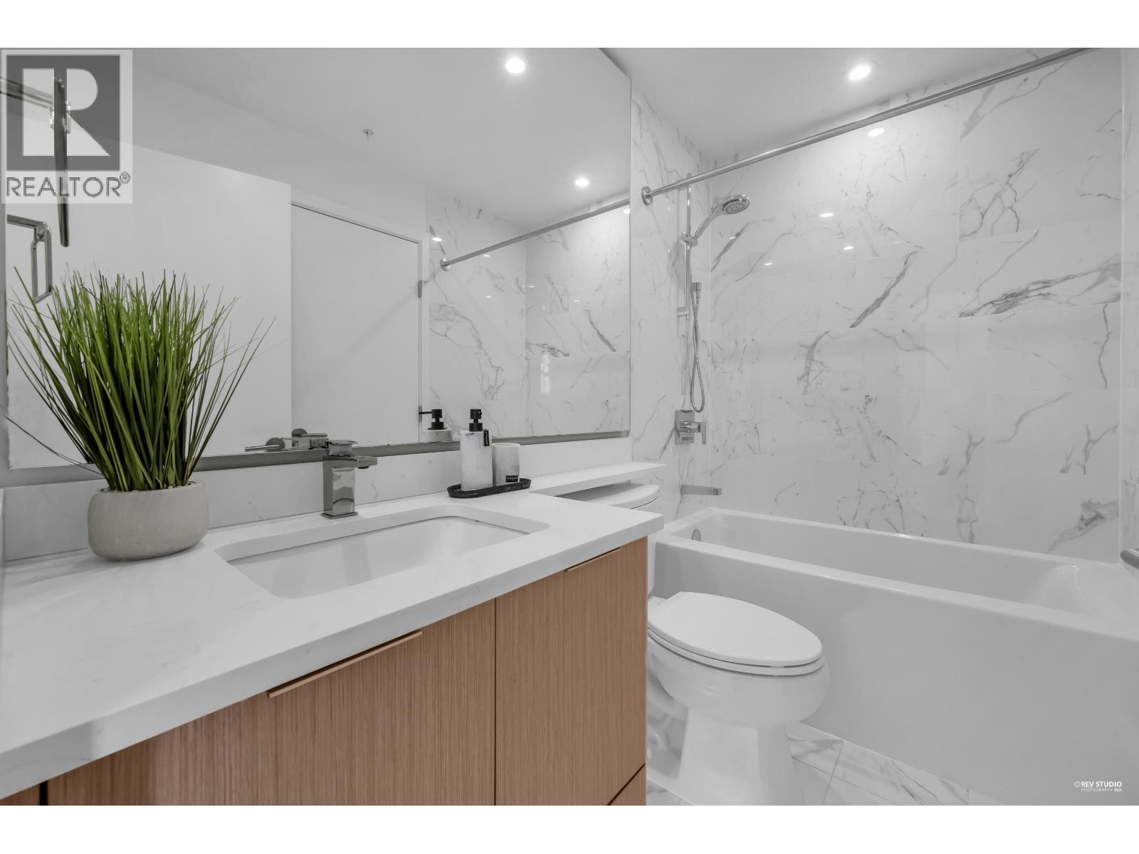 1107 699 Whiting Way, Coquitlam, British Columbia  V3J 0N7 - Photo 17 - R3106374