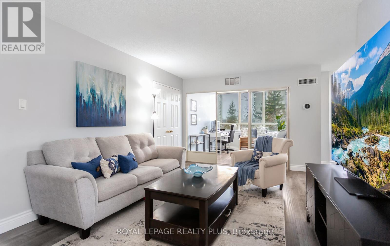 509 - 5 Lisa Street, Brampton, Ontario  L6T 4T4 - Photo 2 - W12966986