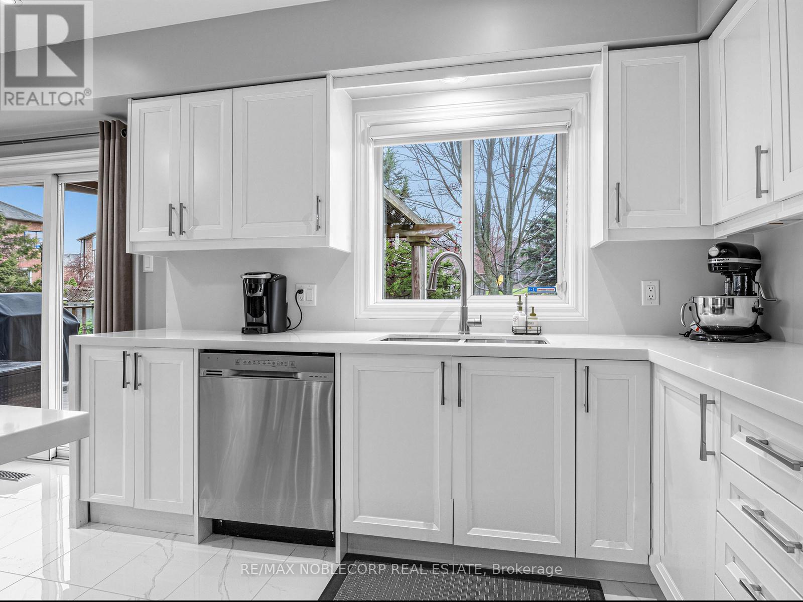 479 Greig Circle, Newmarket, Ontario  L3Y 8S7 - Photo 15 - N12987210