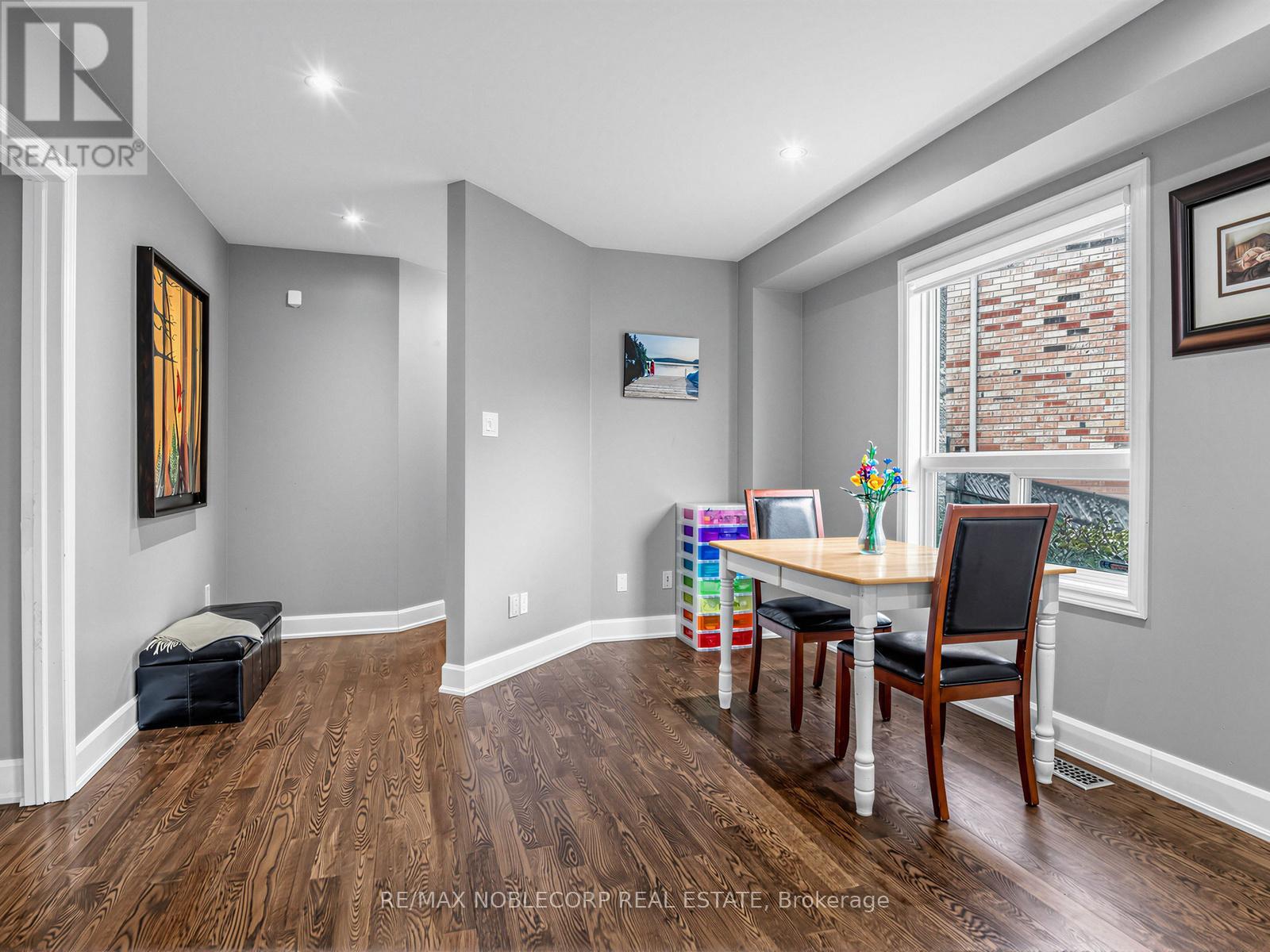 479 Greig Circle, Newmarket, Ontario  L3Y 8S7 - Photo 6 - N12987210